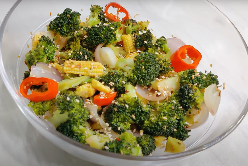 Healthy Broccoli Stir-fry Salad